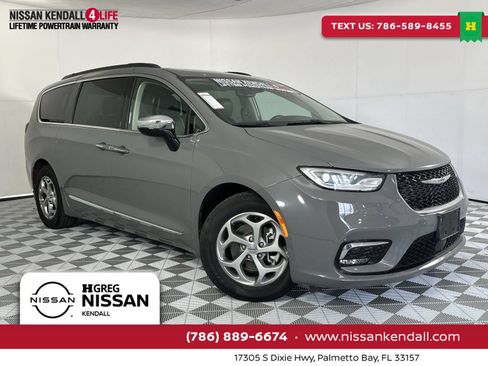 Used 2023 Chrysler Pacifica Limited FWD image 1