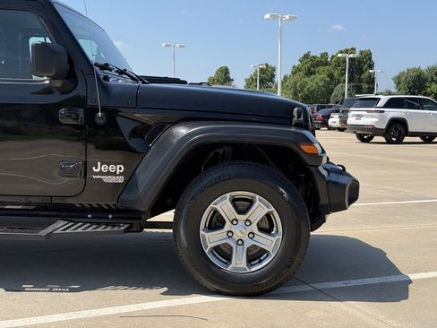 Used 2020 Jeep Wrangler Unlimited Sport S image 2