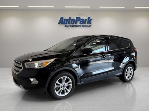 Used 2017 Ford Escape SE FWD image 3