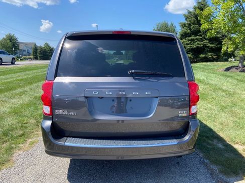 Used 2019 Dodge Grand Caravan GT FWD image 4