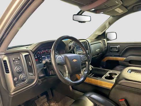 Used 2018 Chevrolet Silverado 1500 LTZ w/ Sport Package AWD/4WD image 9