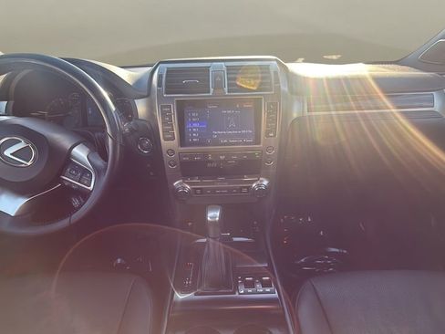 Used 2020 Lexus GX 460 image 9
