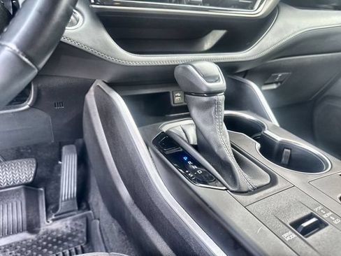 Used 2023 Toyota Highlander LE FWD image 18