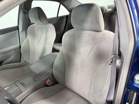 Used 2010 Toyota Camry LE image 13