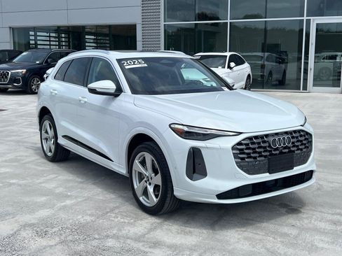 Certified 2025 Audi Q5 Premium Plus w/ Premium Plus AWD/4WD image 3