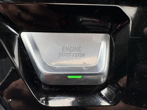 Used 2023 GMC Sierra 1500 Denali AWD/4WD image 19