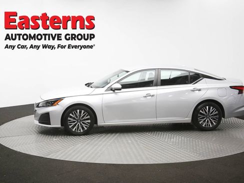 Used 2023 Nissan Altima 2.5 SV FWD image 59