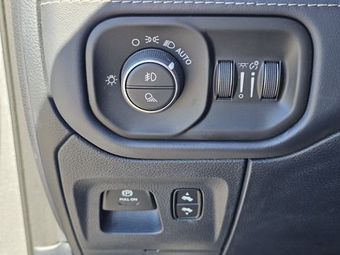 Used 2022 RAM 1500 Limited AWD/4WD image 21