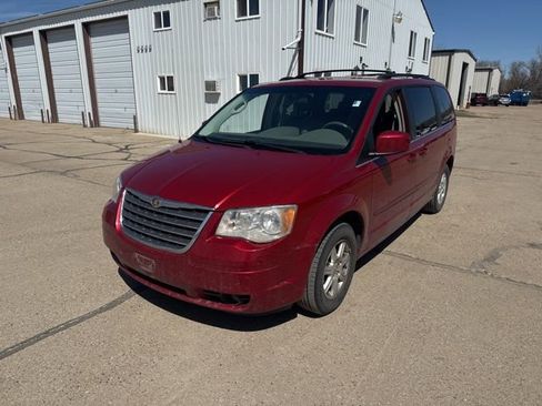 Used 2008 Chrysler Town & Country Touring image 3