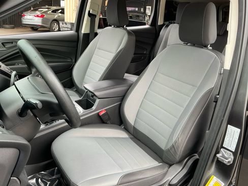 Used 2019 Ford Escape S image 18