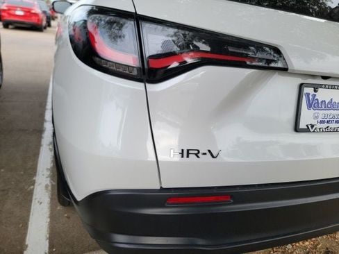 Used 2025 Honda HR-V LX image 15