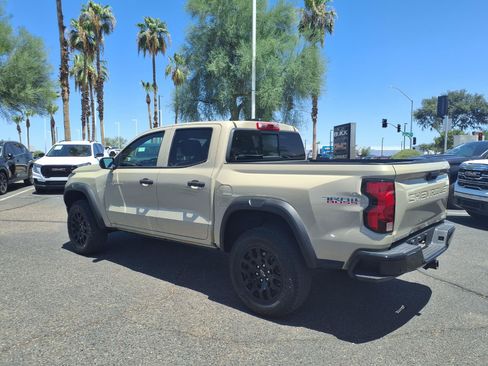 Used 2024 Chevrolet Colorado Trail Boss w/ Advanced Trailering Package AWD/4WD image 9