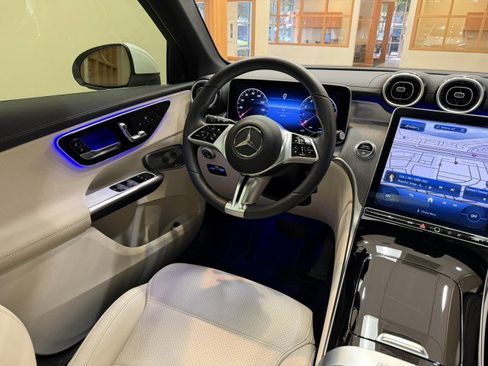 Certified 2024 Mercedes-Benz GLC 300 image 10