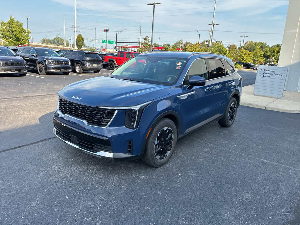 Used 2025 Kia Sorento S FWD image 3