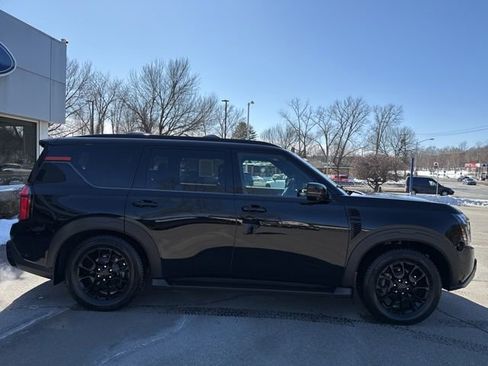 Used 2025 Nissan Armada PRO-4X w/ Pro-4X Premium Package AWD/4WD image 2