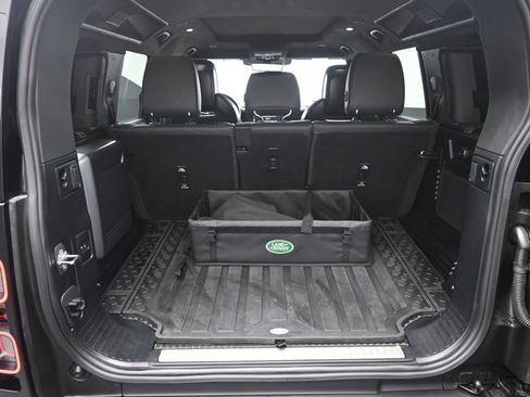 Used 2025 Land Rover Defender 110 AWD/4WD image 35