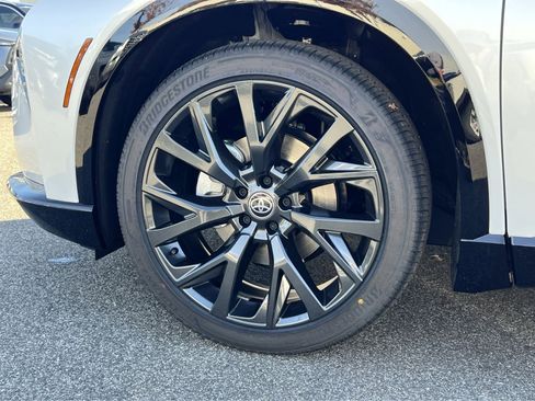 New 2025 Toyota Crown Signia image 5