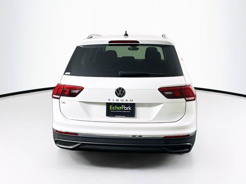 Used 2023 Volkswagen Tiguan SE image 7