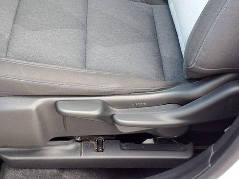 Used 2024 Chevrolet Trax LS w/ LS Convenience Package FWD image 4