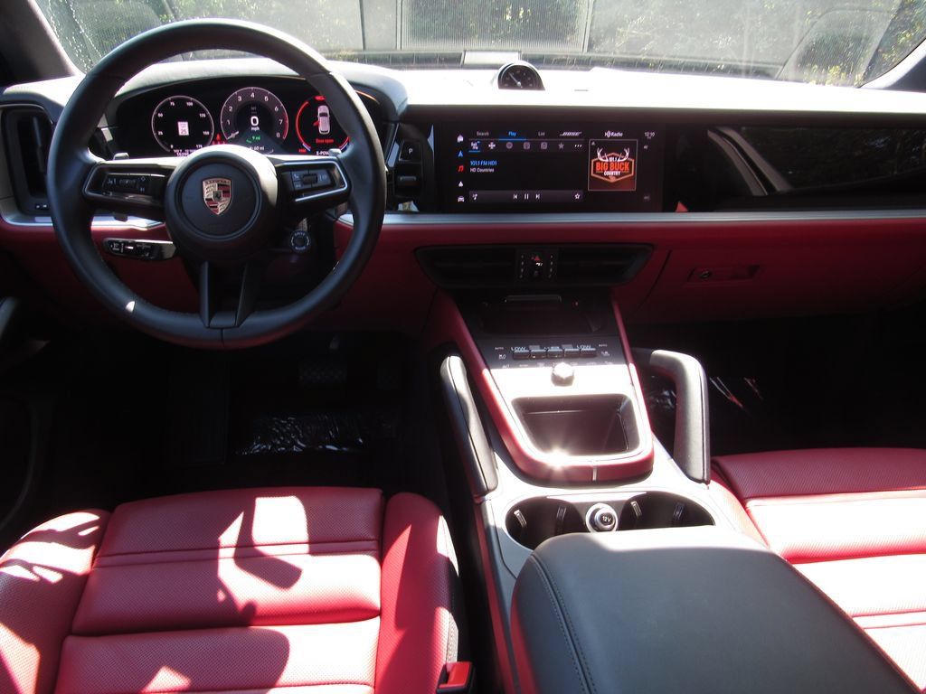 Certified 2025 Porsche Cayenne E-Hybrid AWD/4WD image 16