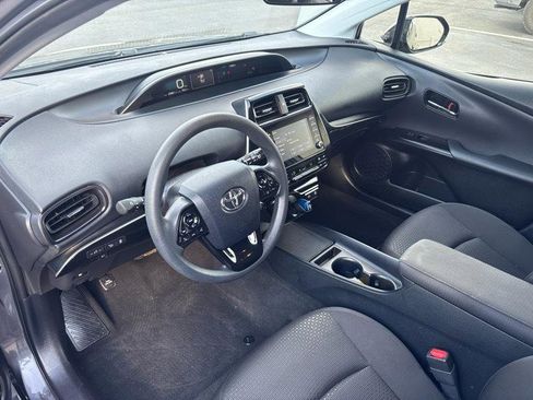 Used 2020 Toyota Prius LE AWD/4WD image 12