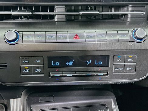 Used 2024 Hyundai Kona SEL w/ Convenience Package FWD image 24
