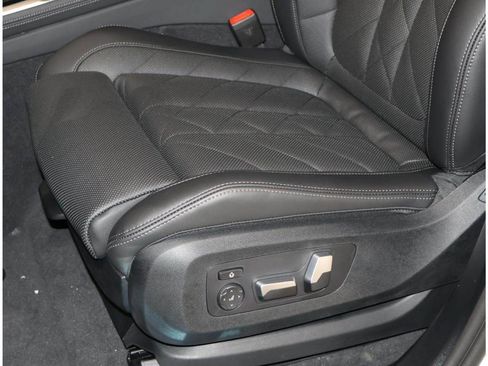 Used 2026 BMW X5 sDrive40i w/ M Sport Package RWD image 13