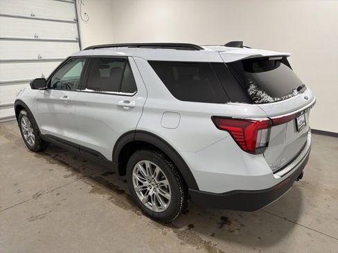 New 2026 Ford Explorer Active w/ Active Comfort Package image 6