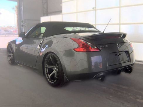 Used 2012 Nissan 370Z Touring RWD image 6