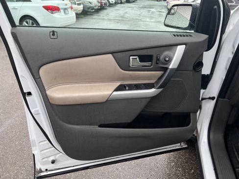 Used 2014 Ford Edge SE w/ Equipment Group 101A FWD image 2