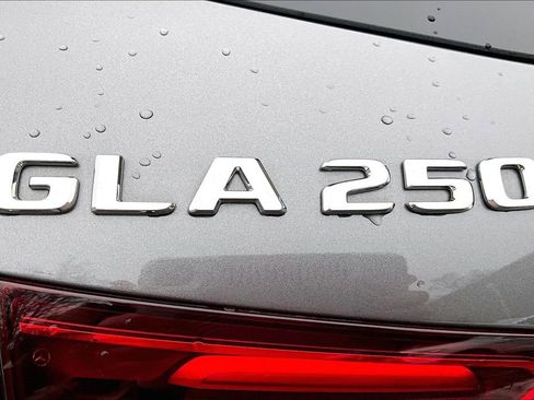 Used 2026 Mercedes-Benz GLA 250 4MATIC image 33
