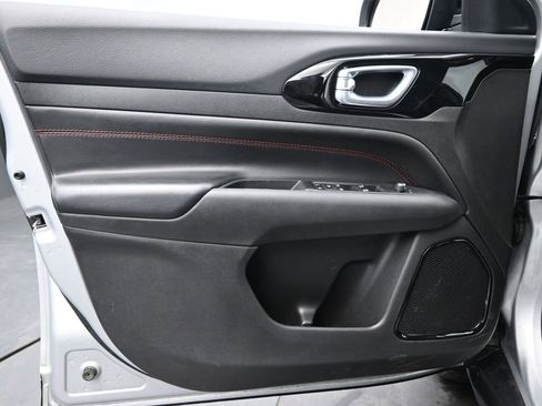 Used 2025 Jeep Compass Trailhawk w/ Trailer Tow Group image 26