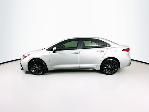 Used 2026 Toyota Corolla SE FWD image 4