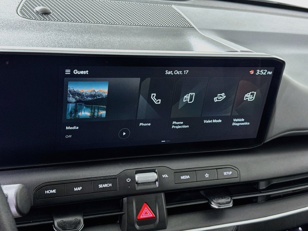 Certified 2025 Kia K4 FWD image 7
