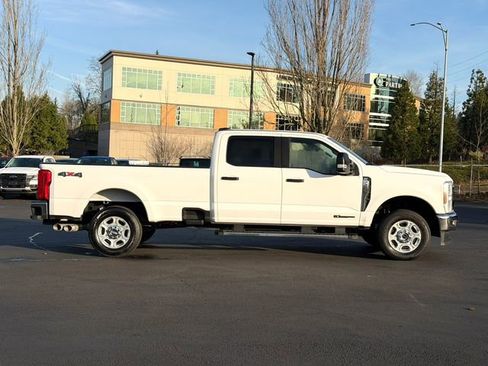 Used 2025 Ford F250 XLT image 2