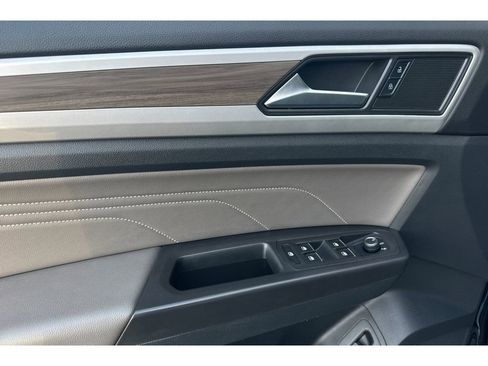 Used 2022 Volkswagen Atlas SEL image 11