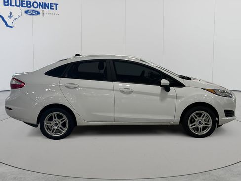 Used 2019 Ford Fiesta SE FWD image 4