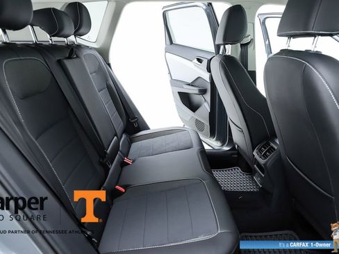 Used 2023 Volkswagen Taos SE w/ Panoramic Sunroof Package image 37