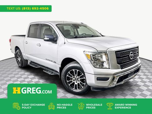 Used 2020 Nissan Titan SV image 1