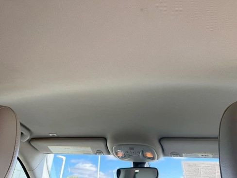 Used 2019 Jeep Compass Latitude w/ Popular Equipment Group FWD image 15