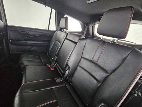 Used 2022 Honda Pilot TrailSport image 19