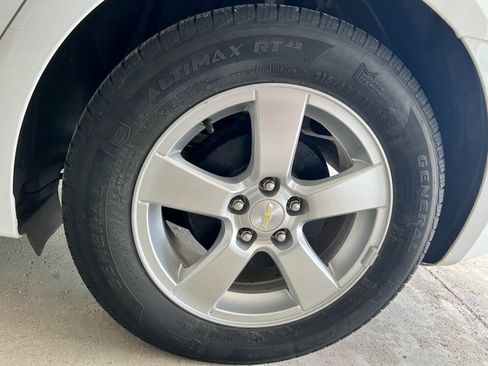 Used 2015 Chevrolet Cruze LT image 11