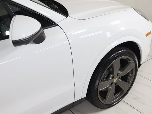 Used 2023 Porsche Cayenne Coupe image 83