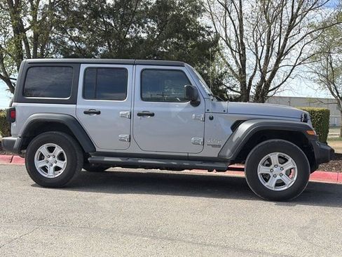 Used 2019 Jeep Wrangler Unlimited Sport S image 2