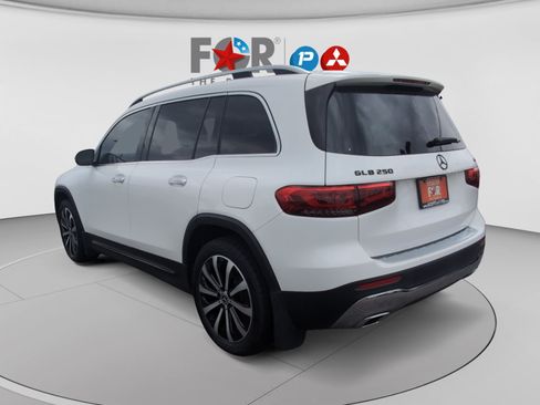 Used 2022 Mercedes-Benz GLB 250 4MATIC image 3
