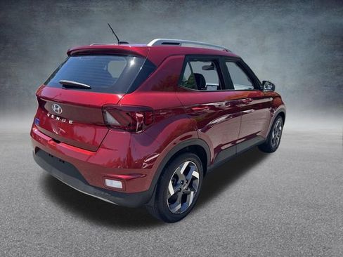 Used 2024 Hyundai Venue Limited FWD image 8