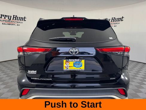 Used 2023 Toyota Highlander XSE FWD image 8