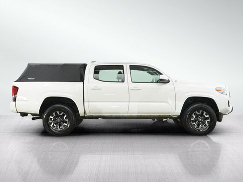Used 2022 Toyota Tacoma SR AWD/4WD image 6