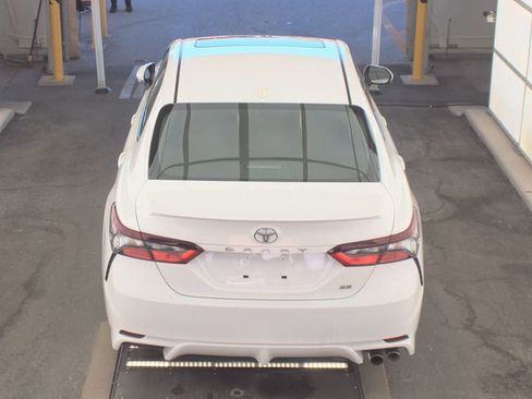 Used 2024 Toyota Camry SE image 7