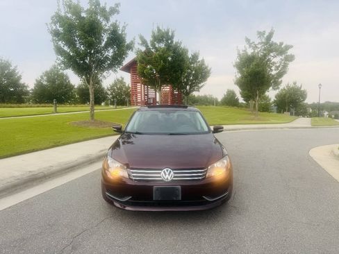 Used 2012 Volkswagen Passat 2.5 SE FWD image 3